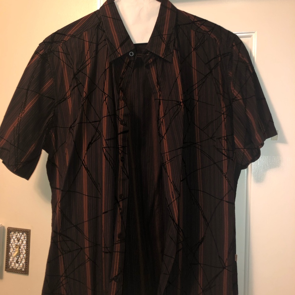 Short sleeve button down